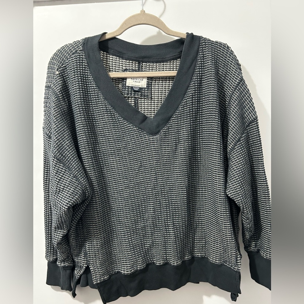 American Eagle Black and White Textured Sweater
